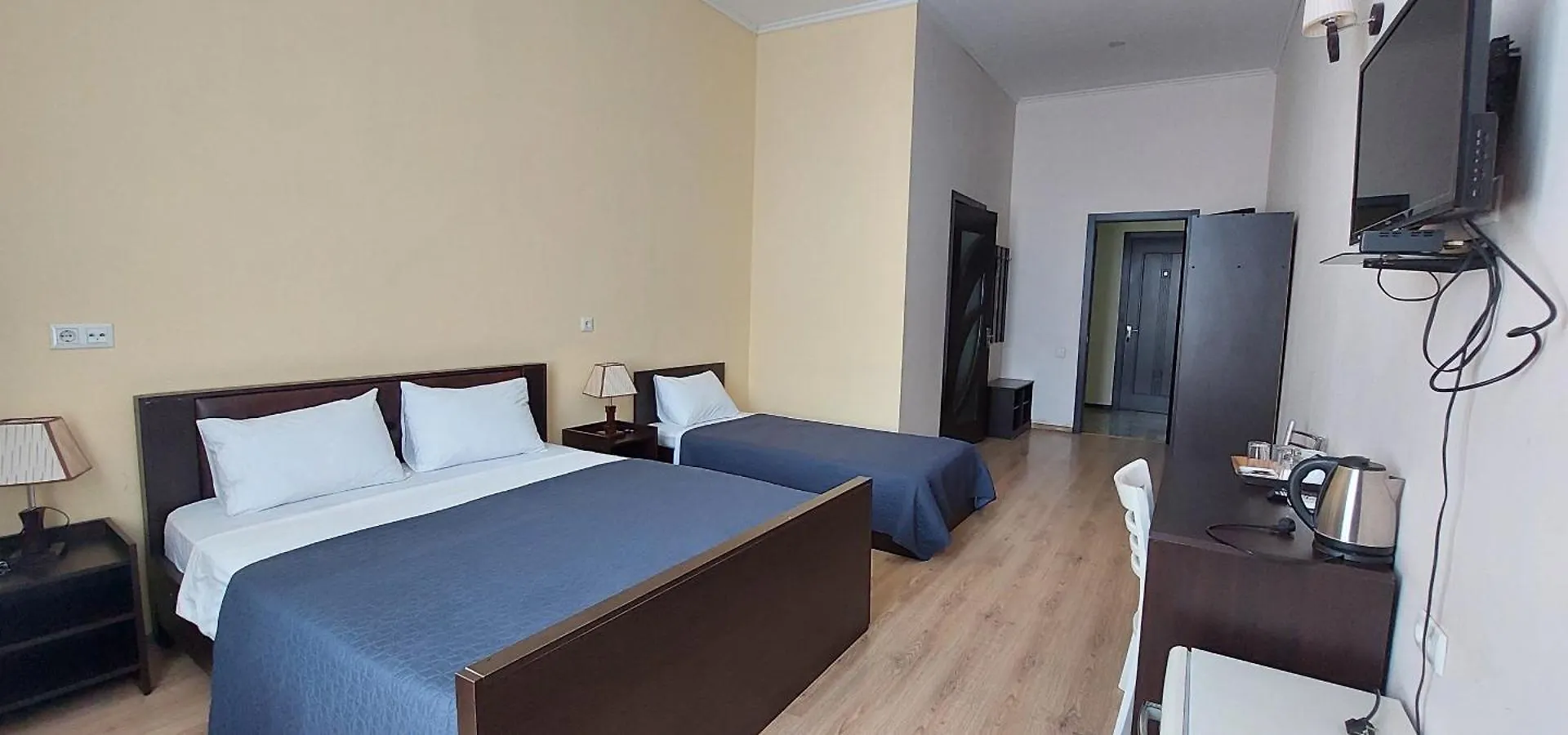 Backstreet Hotel - Near Tbilisi Central 3*,  グルジア